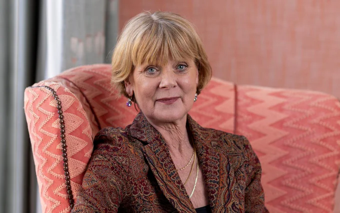 Samantha Bond Net Worth: $10 Million